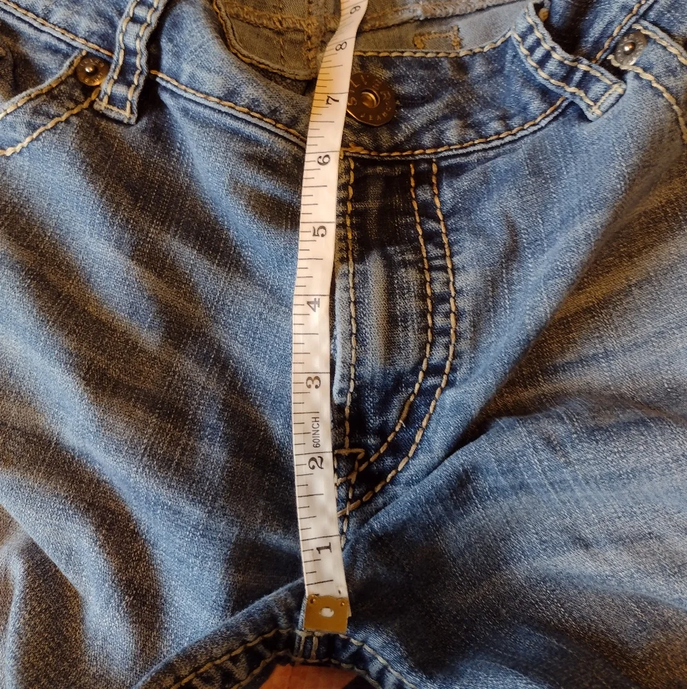 Silver Capris - Picture 5 of 8